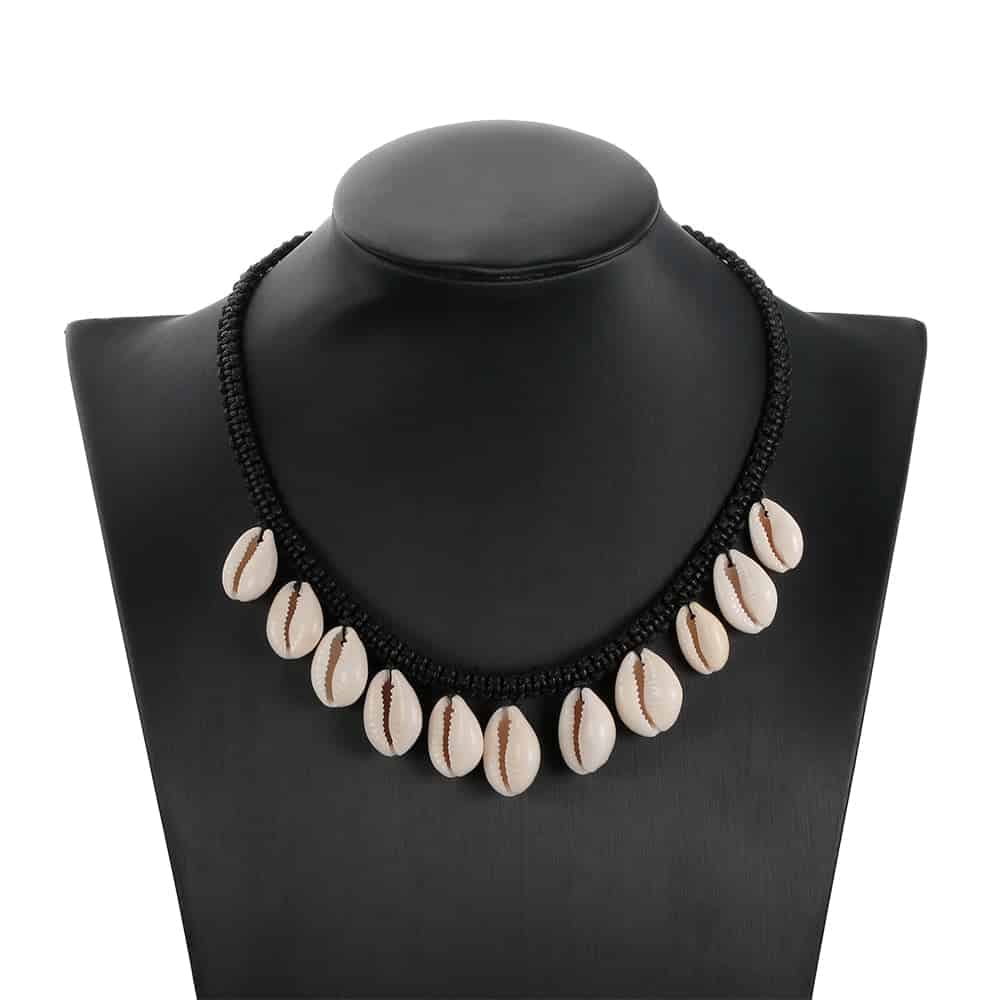 Muschelkette Weiße Kauris